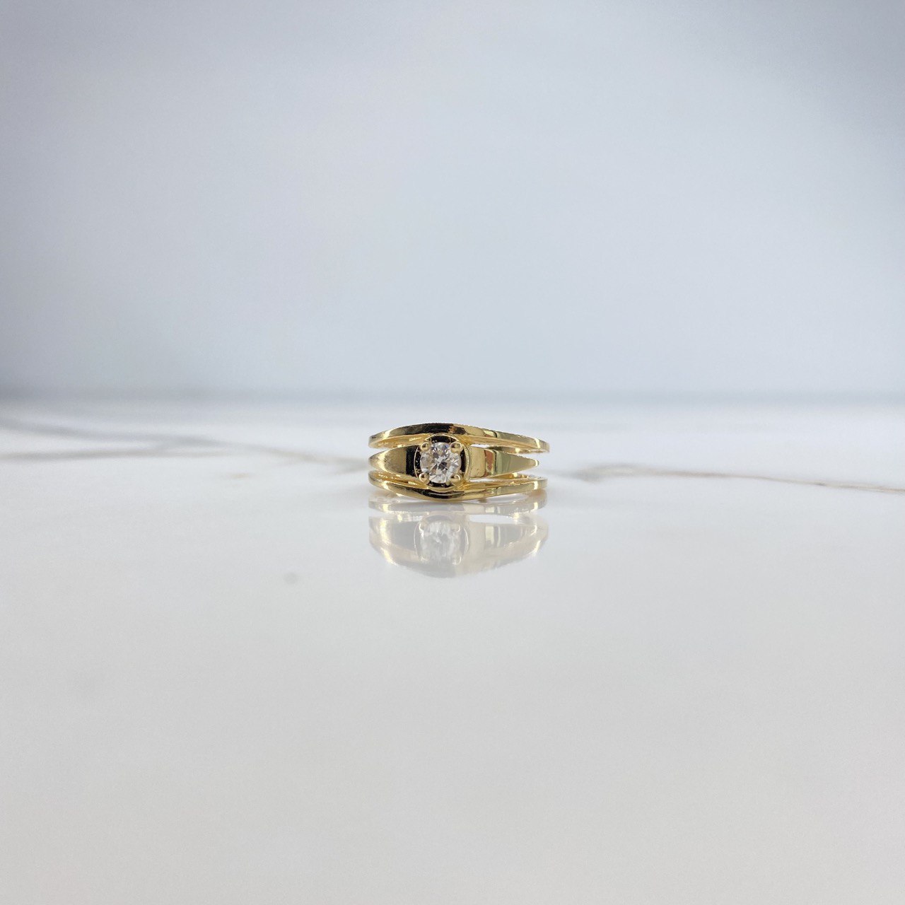 Anillo Tres Lineas 5.45gr / T6 / Diamante 28pts Oro Amarillo (Joya) $