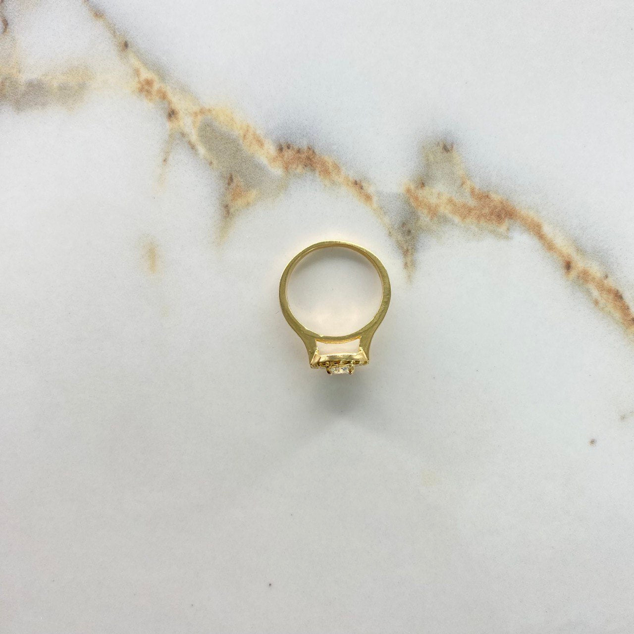 Anillo BV 4.6gr / T5 1/4 / Diamante 50pts Oro Amarillo (Joya) $