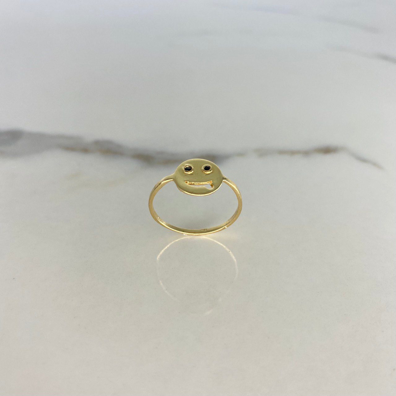 Anillo Emoji 1.45gr / T8 1/2 / Circones Negros Oro Amarillo &