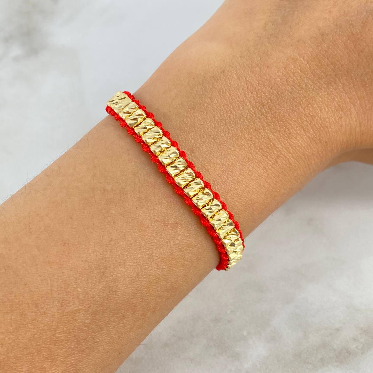 Pulsera Roja Cilindrica 2.5gr / 2mm Diamantada 30 und Oro Amarillo