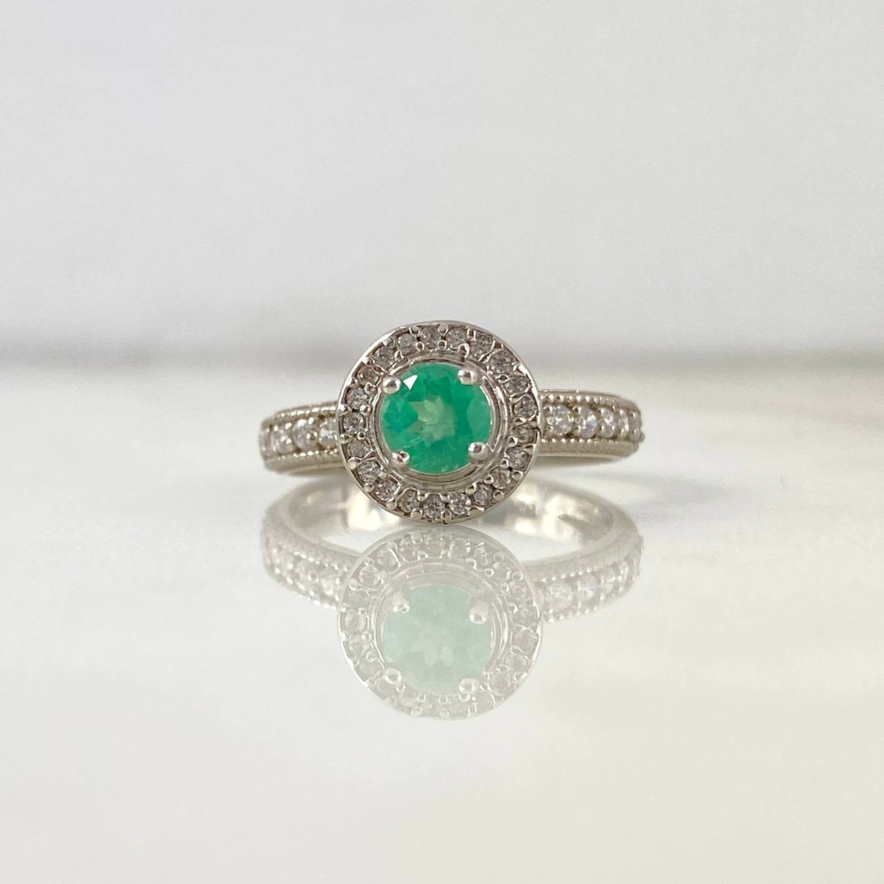 Solitario Halo Elevado T7 Anillo Esmeralda 45pts Circones Blancos Plata 925 (Joya)