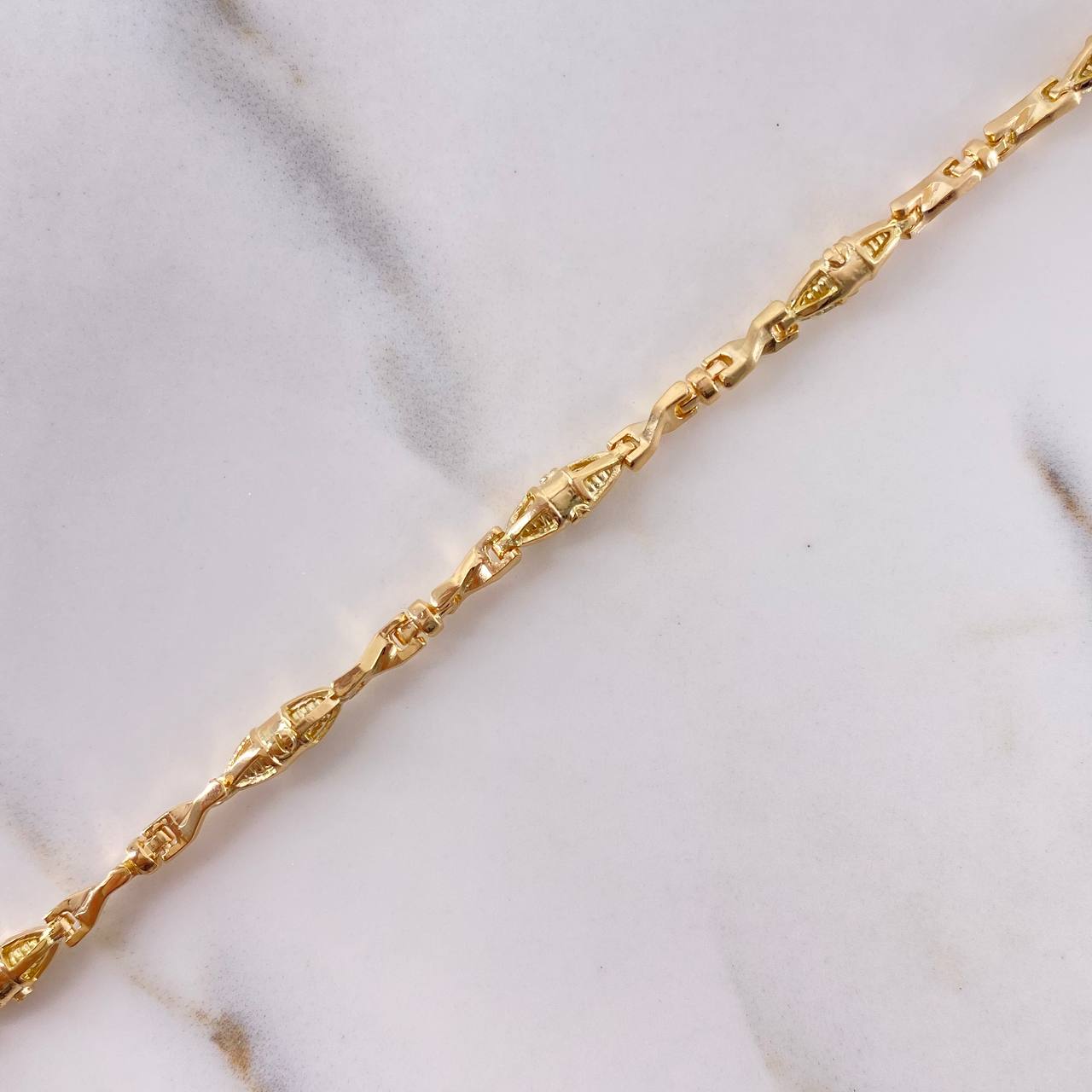 Cadena Rustica Dubai 33.2gr / 60cm / 4mm Oro Amarillo $