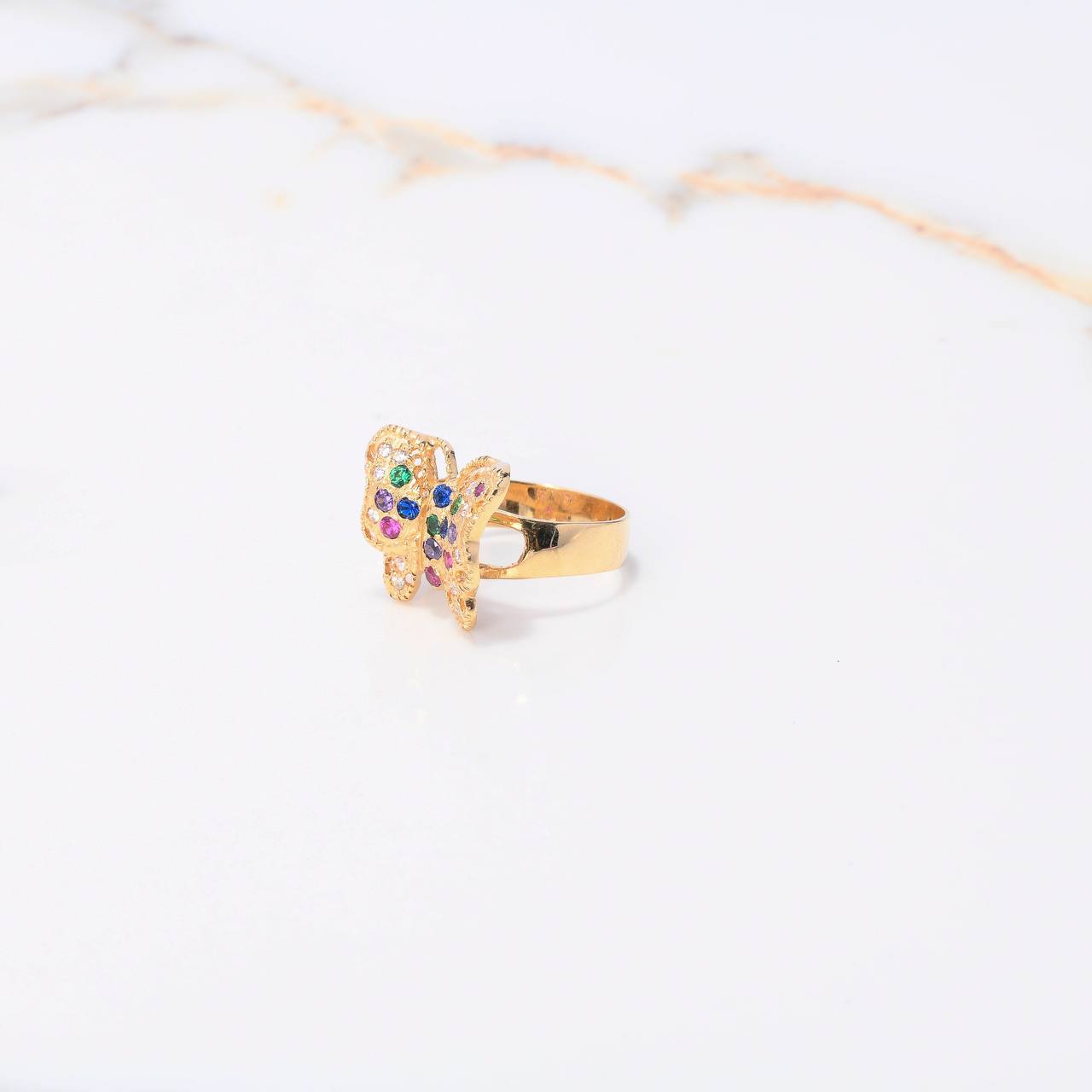 Anillo Mariposa 6.45gr / T8 1/4 / Circones Colores Oro Amarillo $