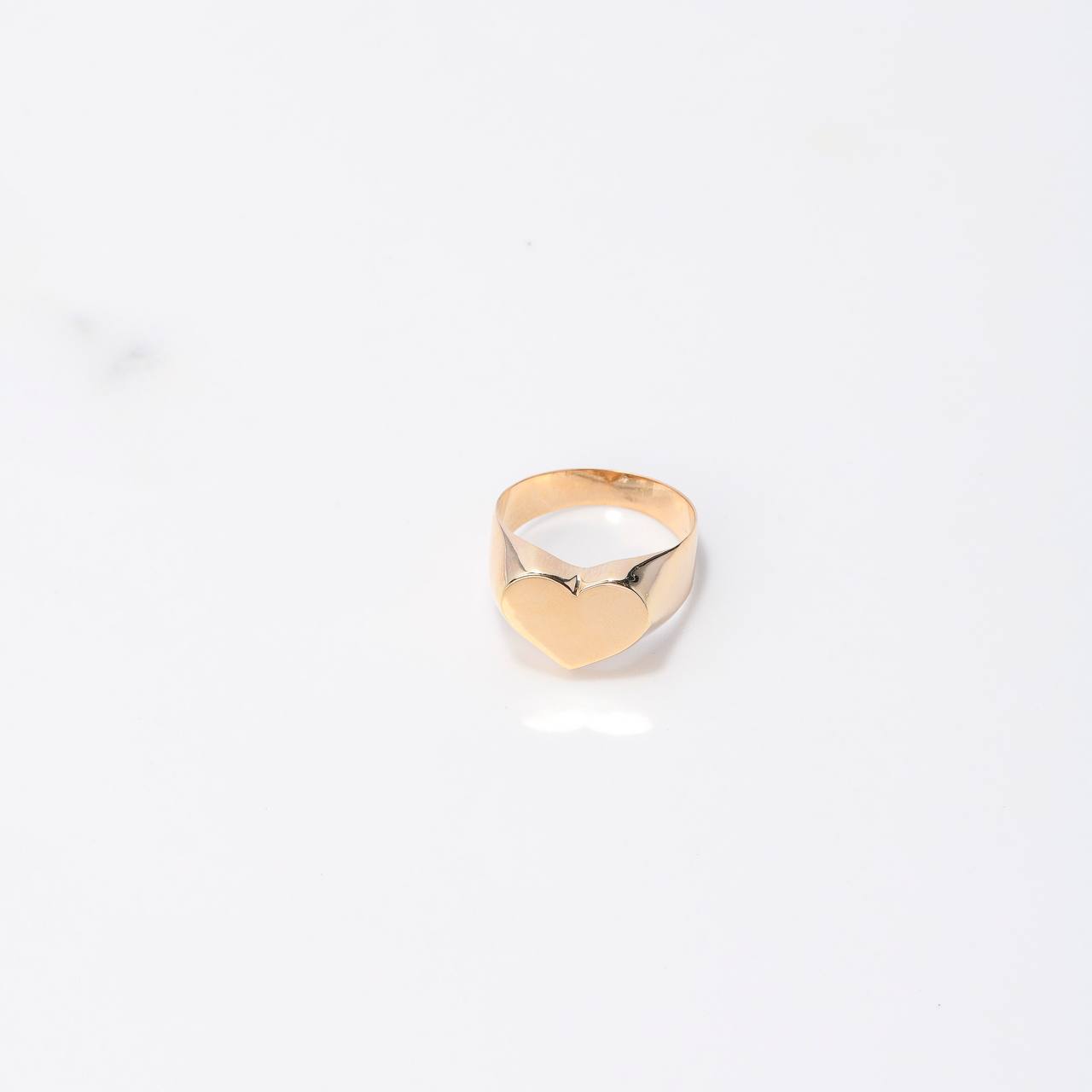 Anillo Corazón 4.75gr / T8 1/2 / Liso Oro Amarillo $