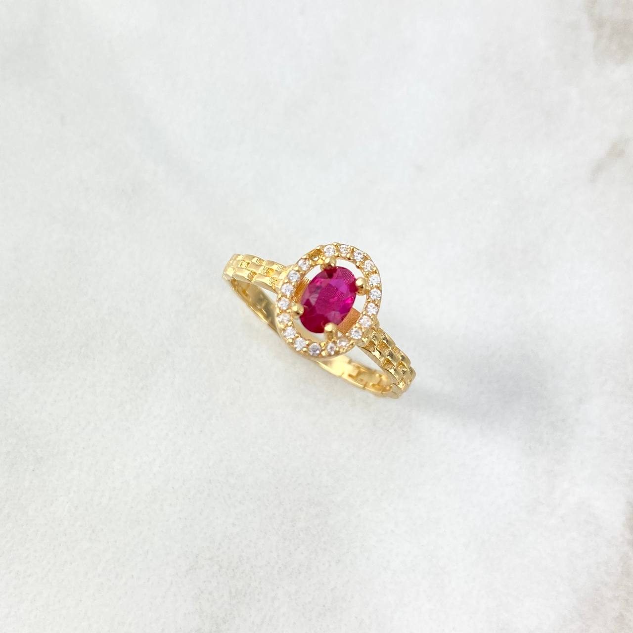 Anillo Halo Ovalado 2.45gr / T7 1/2 / Circon Fucsia Blancos Oro Amarillo