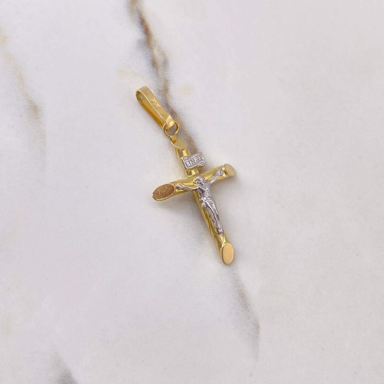 Dije Cruz Cristo 2gr / 4.5cm / Plana Rayada Dos Oros Amarillo Blanco $