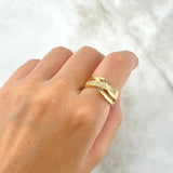 Anillo Rustico Curvas Cruzadas 4.4gr / T7 / Circones Blancos Oro Amarillo