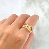 Anillo En V cruzada 3.75gr / T7 1/4 / Circones Blancos Oro Amarillo