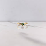 Anillo Flor 1.45gr / T5 / Circones Verdes Blancos Oro Amarillo $