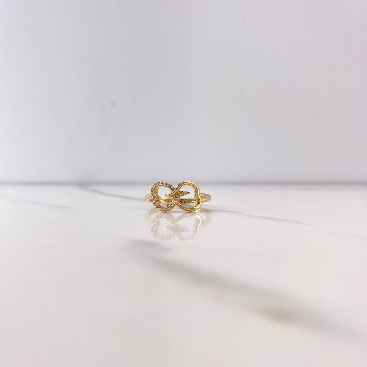 Anillo Corazon Infinito 2.5gr / T6 1/2 / Circones Blancos Oro Amarillo $