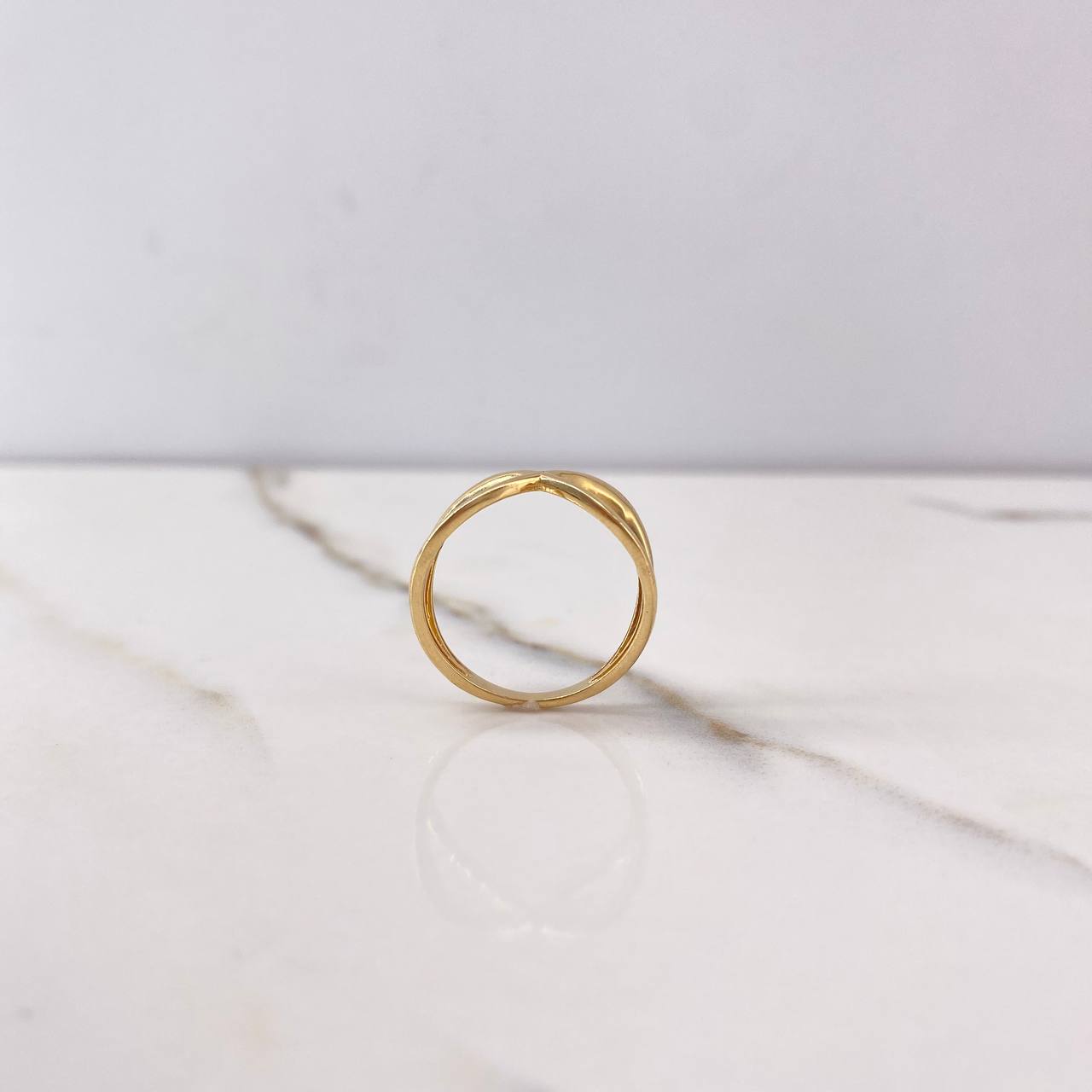 Anillo Lineas Cruzadas 2.3gr / T6 1/2 / Oro Amarillo $