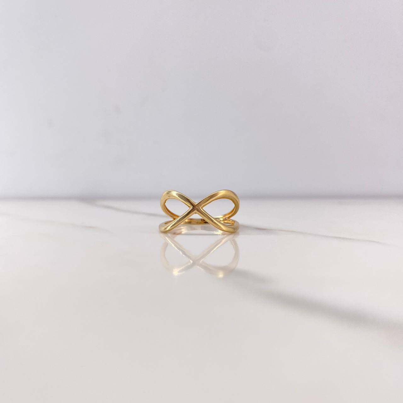 Anillo Lineas Cruzadas 2.3gr / T6 1/2 / Oro Amarillo $