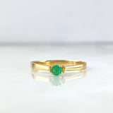 Anillo Solitario Arco en V 1.45gr / T7 3/4 / Esmeralda 11pts Oro Amarillo (Joya)