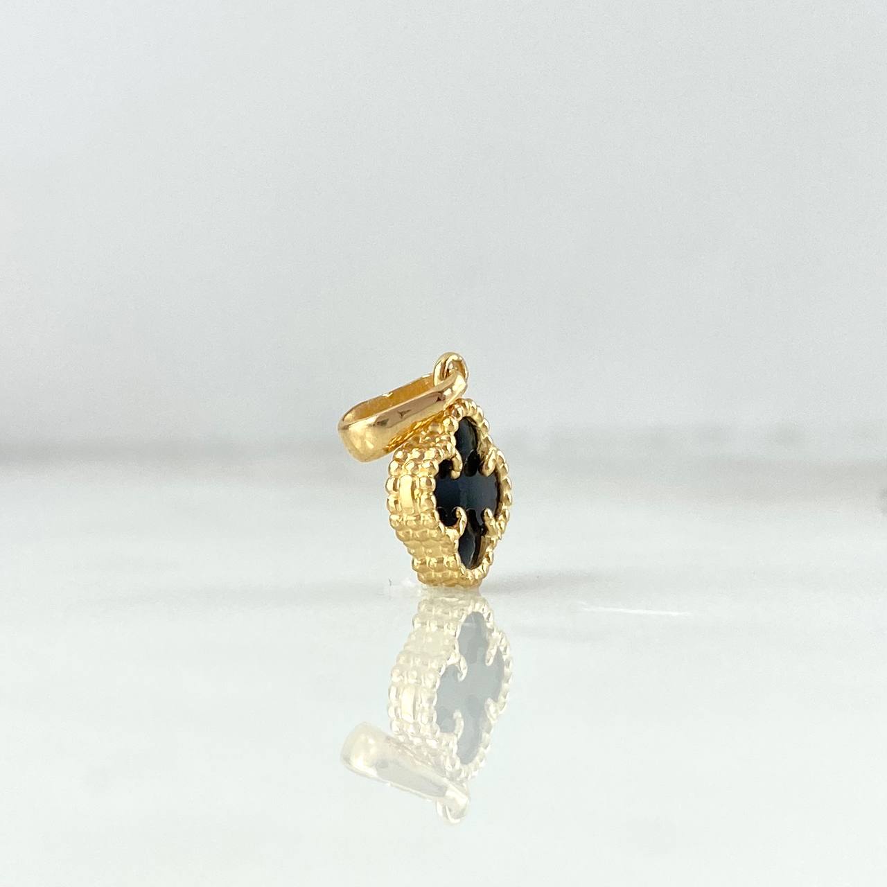 Dije Trébol VCyA 1.4gr / 1.8cm / Ágata Negra Oro Amarillo +4