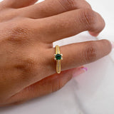 Anillo Solitario Corona 1.95gr / T7 1/4 / Circones Verde Blancos Oro Amarillo &