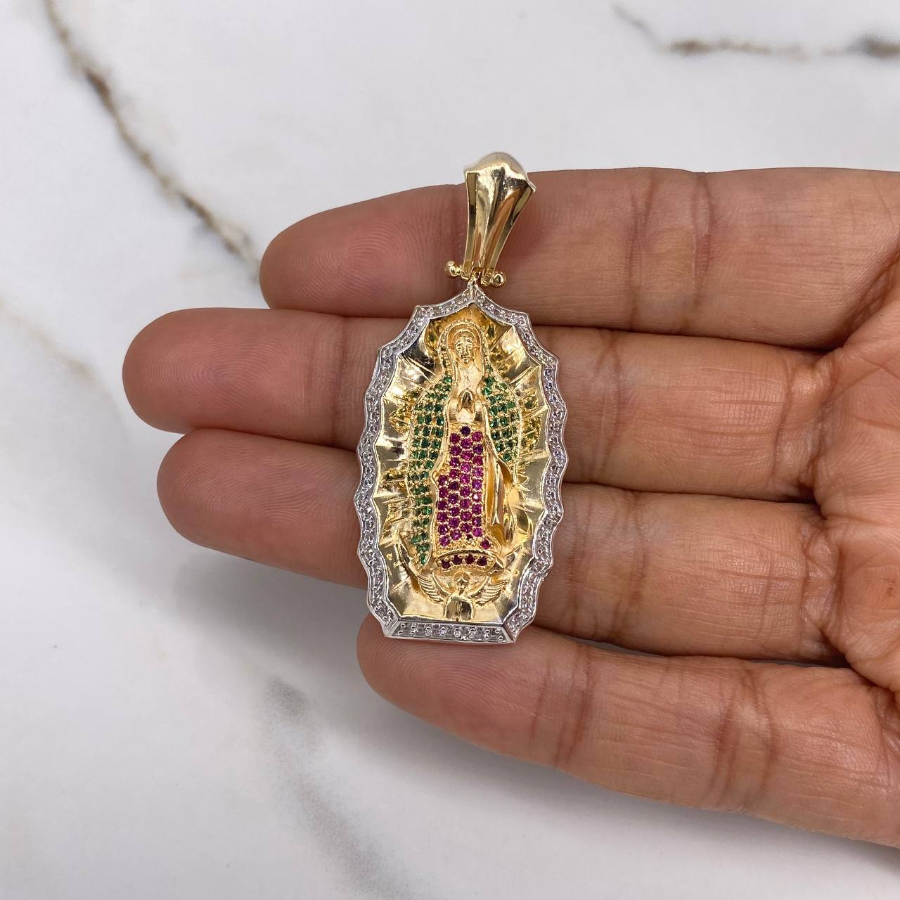 Dije Virgen Guadalupe 13.5gr / 5.3cm / Circones Blancos Verdes Fucsias Dos Oros Amarillo Blanco $