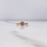 Anillo Solitario Halo 2.3gr / T6 1/2 / Circones Lila Blancos Oro Amarillo $