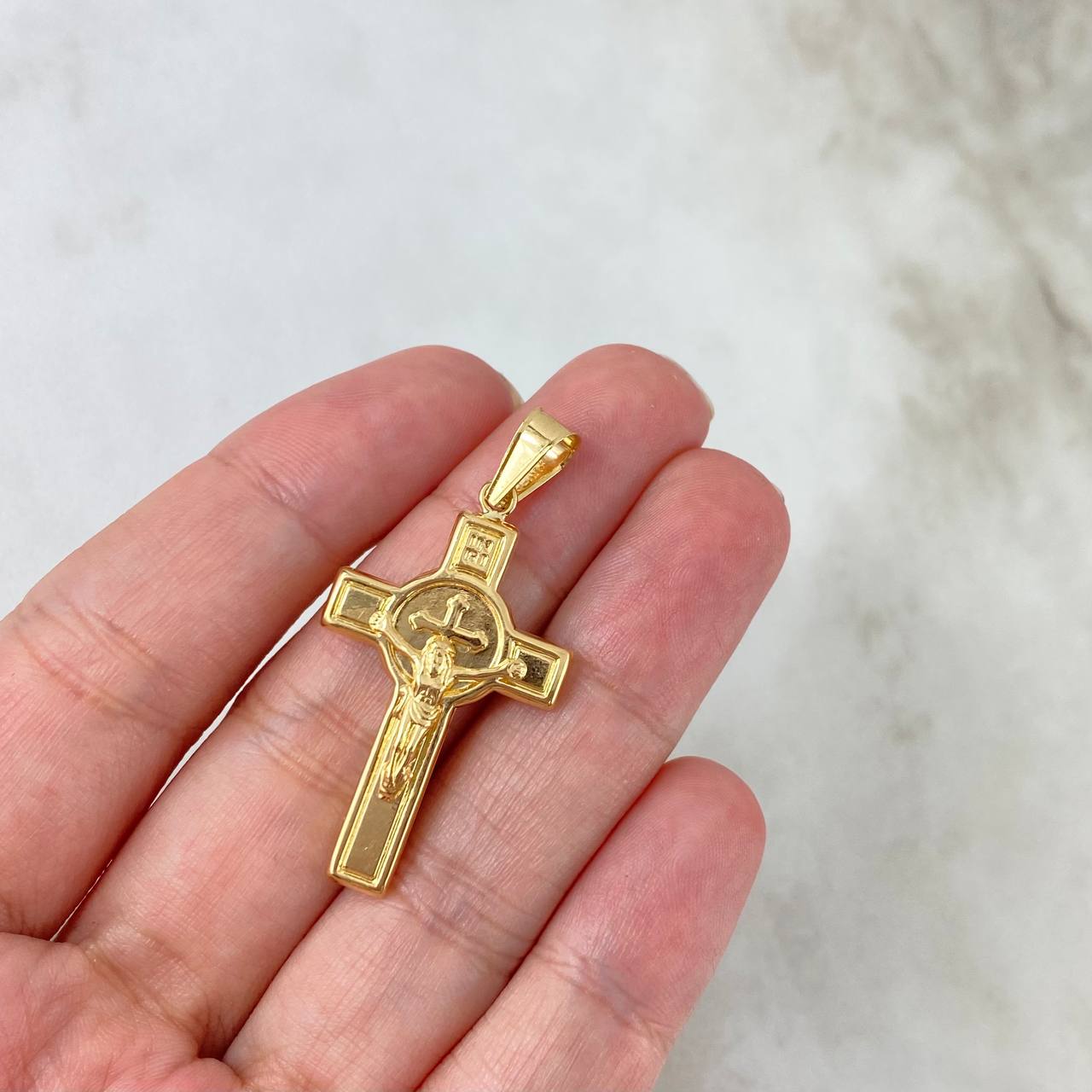 Dije Cruz Cristo 2.35gr / 4cm / Oro Amarillo