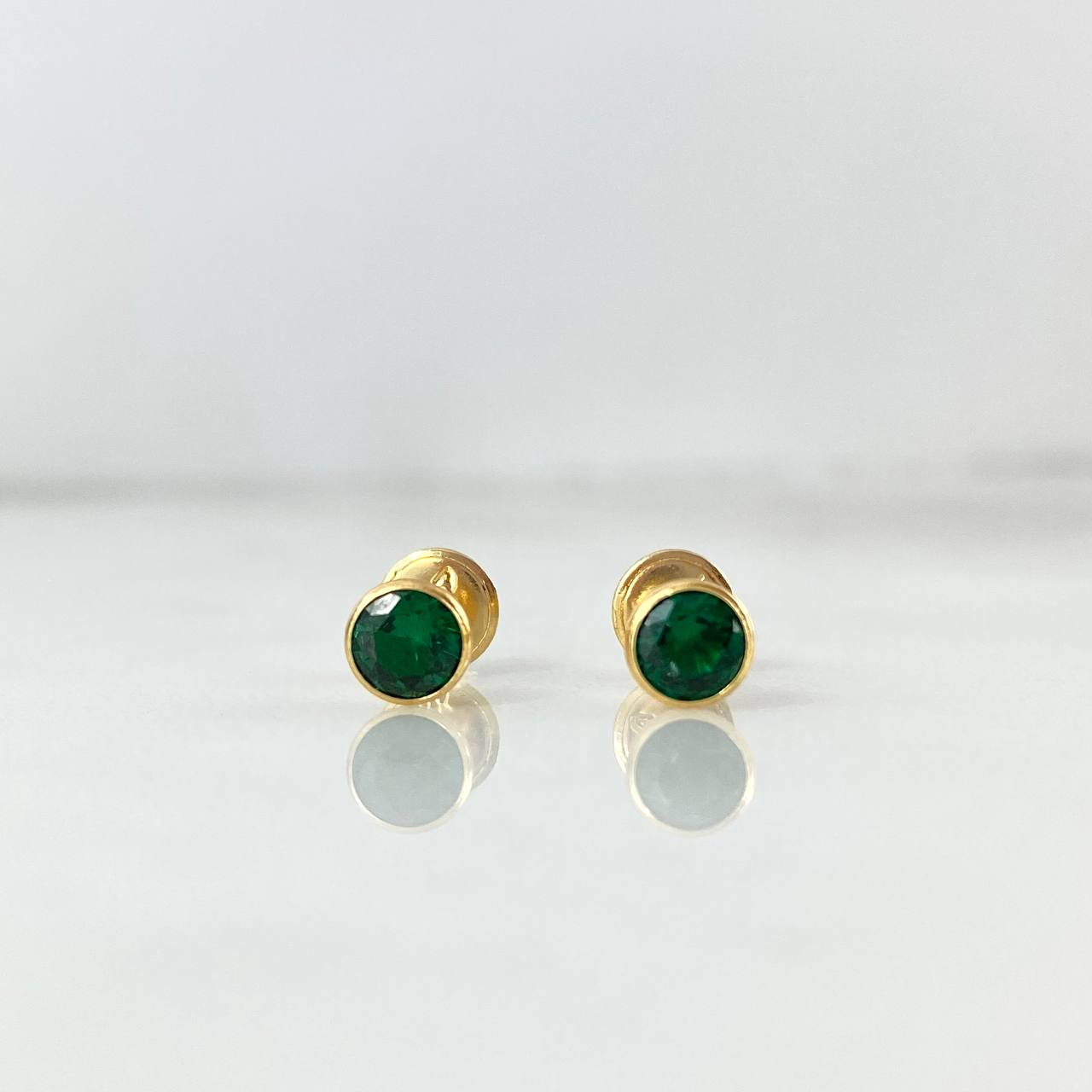 Topos Bisel 0.5gr / 4mm Circon Verde Oro Amarillo 18K