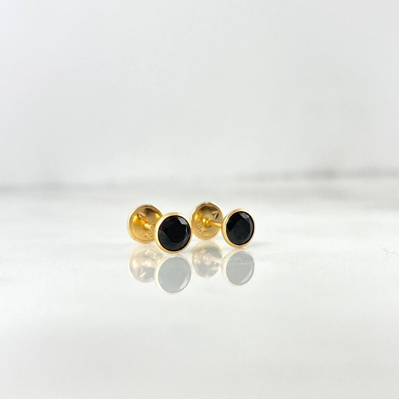 Topos Bisel 0.7gr / 5mm Circon Negro Oro Amarillo (Joya) ©