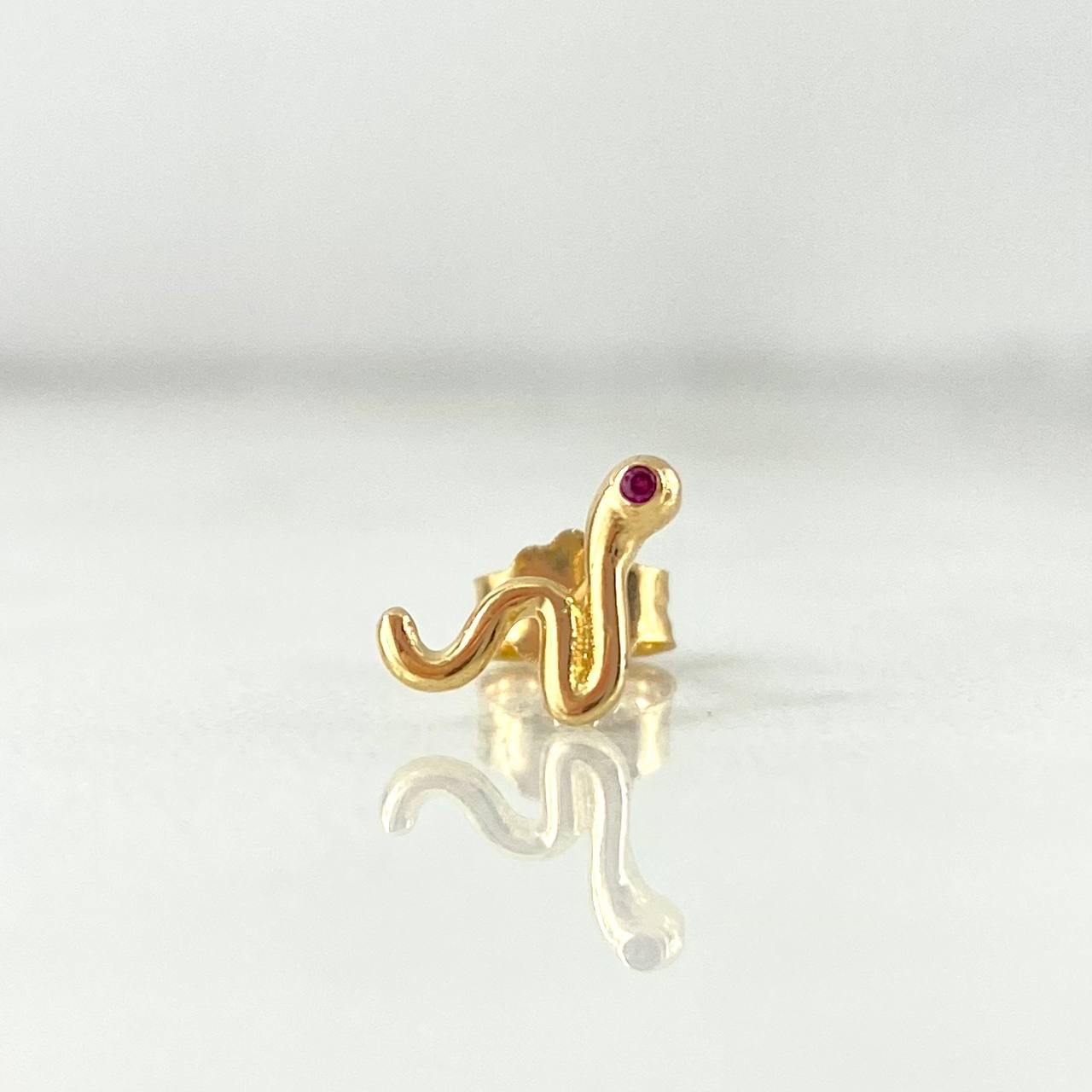 Piercing Serpiente 0.45gr / 0.6cm / Circon Fucsia Broche Mariposa Oro Amarillo (Joya)