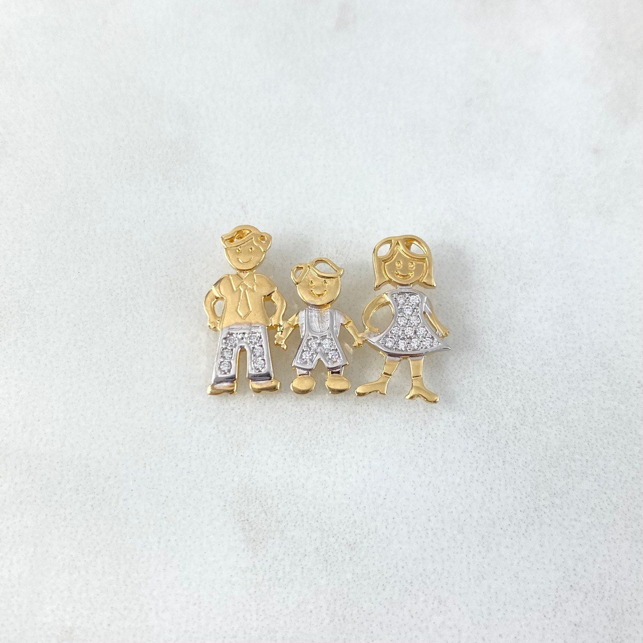 Dije Familia 3gr / 2.3cm / Mamá Papá e Hijo Circones Blancos Oro Amarillo