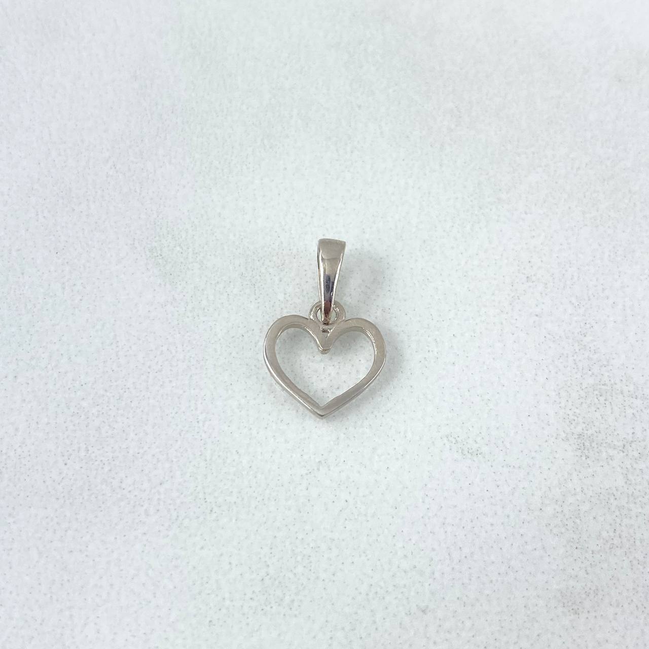 Dije Corazon Silueta 0.55gr / 1.4cm / Punteado Oro Blanco