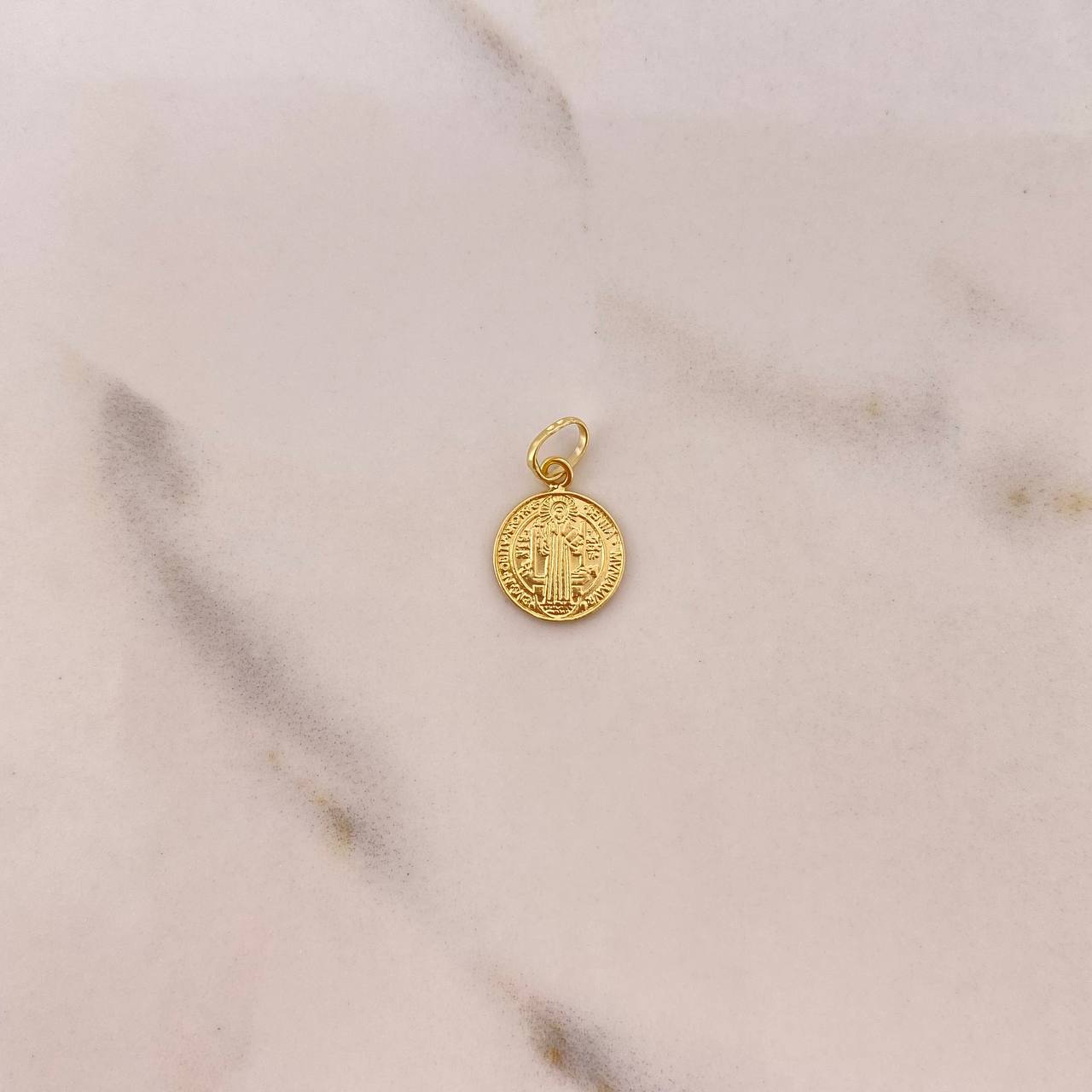 Dije San Benito 0.85gr / 1.5cm / Plano Oro Amarillo &