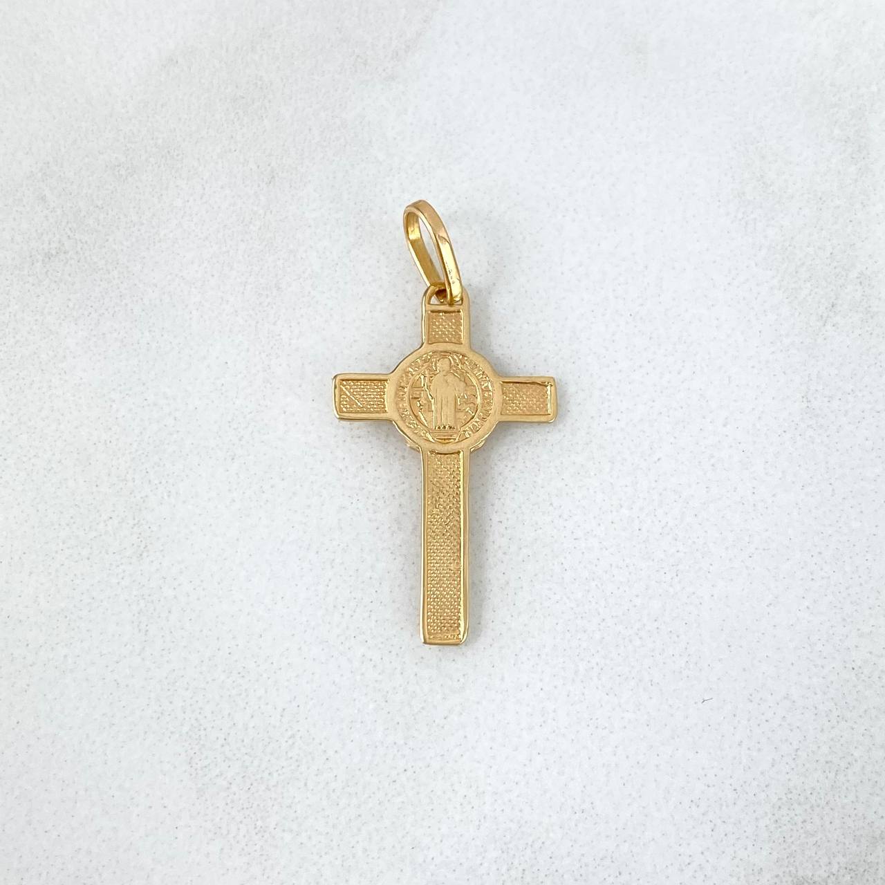 Dije Cruz Cristo San Benito 0.75gr / 2.7cm / Texturizada Oro Amarillo