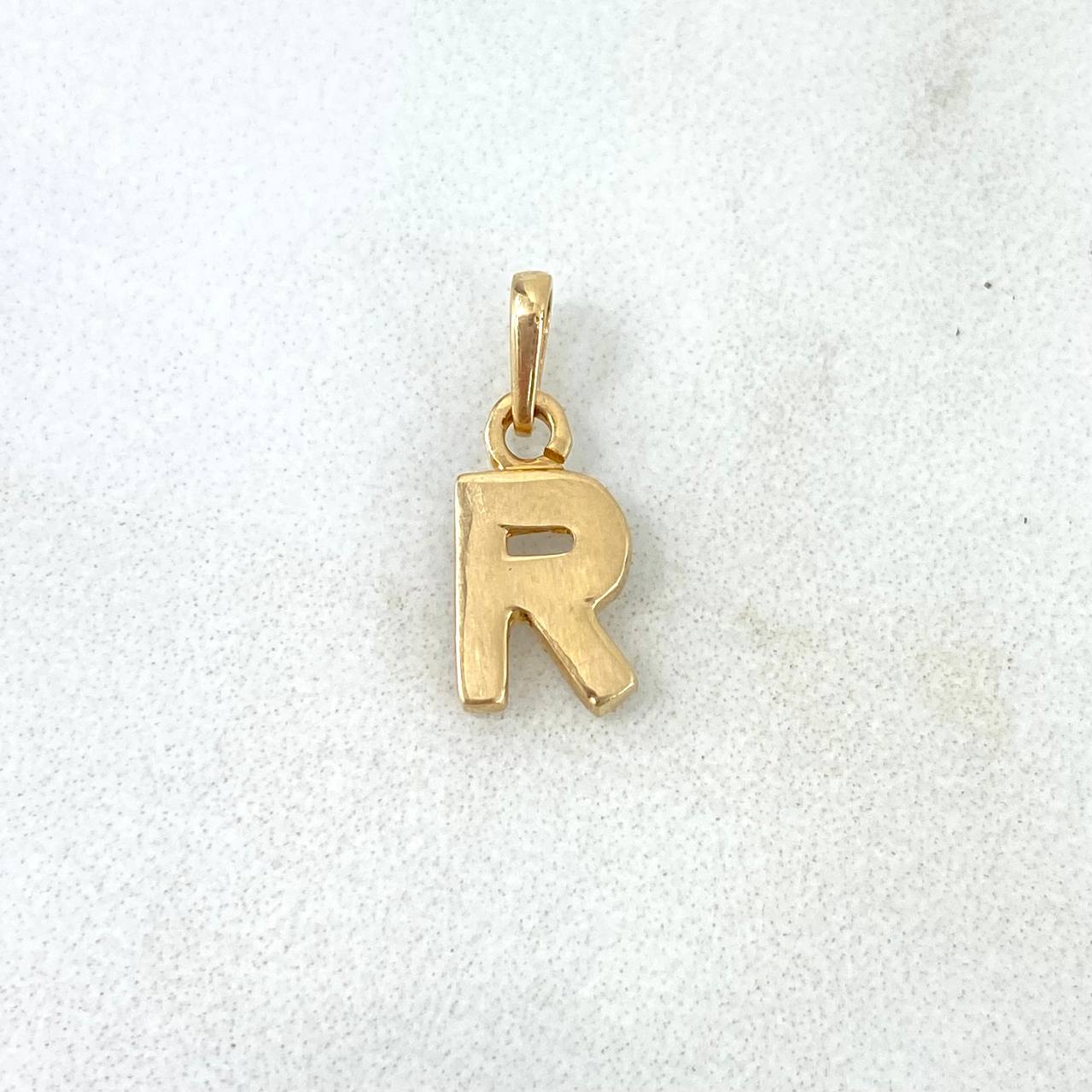 Dije Letra R Lisa 0.55gr / 1.4cm / Oro Amarillo