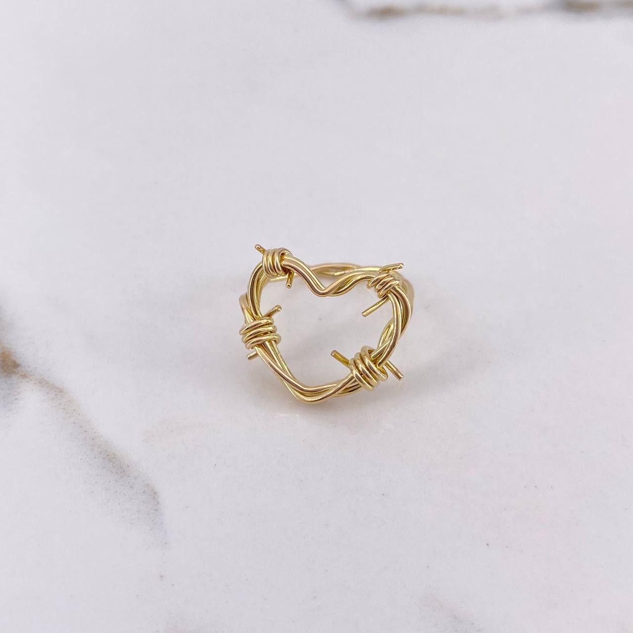 Anillo Corazon Alambrado 3.95gr / T7 / Oro Amarillo &