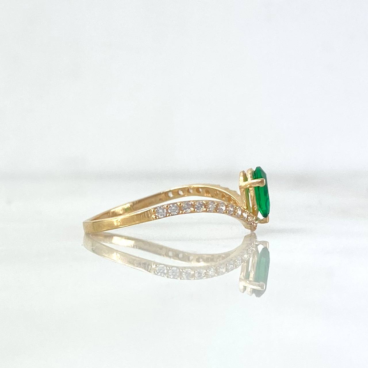 Anillo Tiara En V 1.4gr / T7 1/4 / Circones Blancos Verdes Oro Amarillo