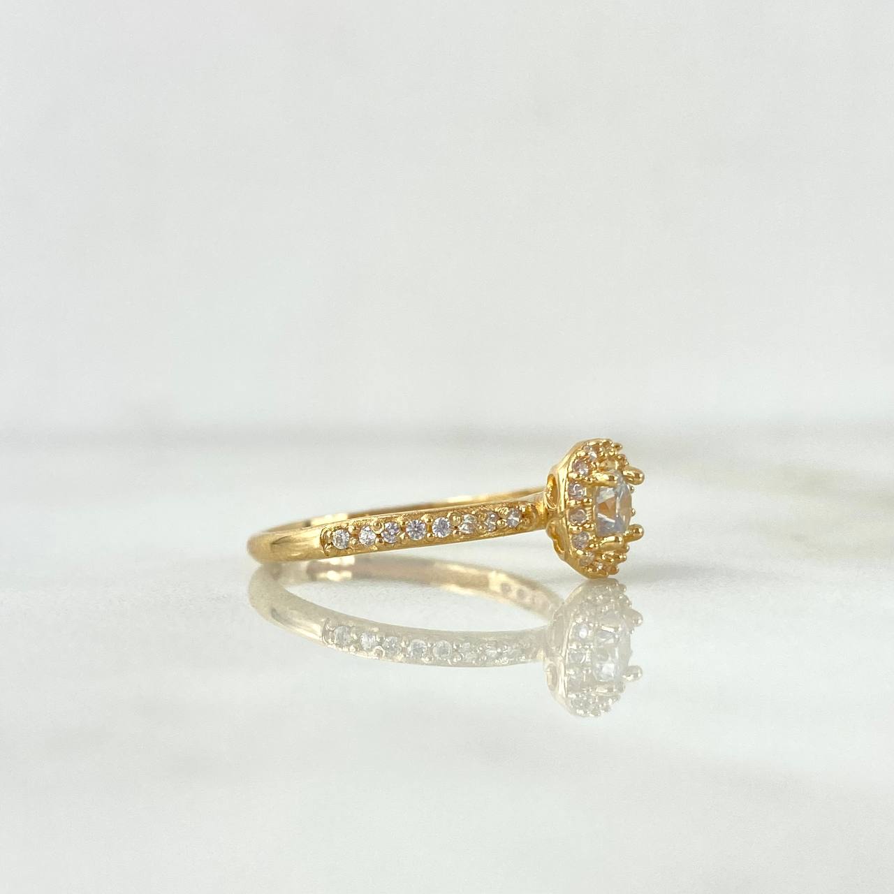 Anillo Solitario Halo 1.7gr / T5 1/2 / Circones Blancos Oro Amarillo