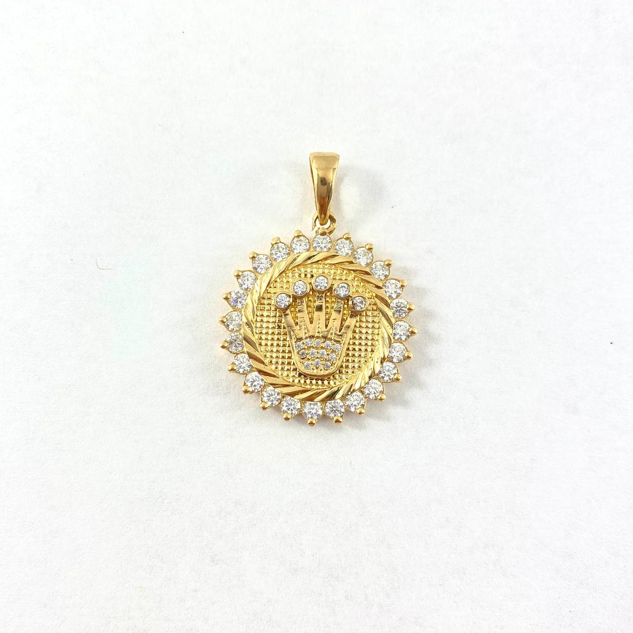 Dije Medalla Corona 7.8gr / 3.6cm / Diamantada Circones Blancos Oro Amarillo *