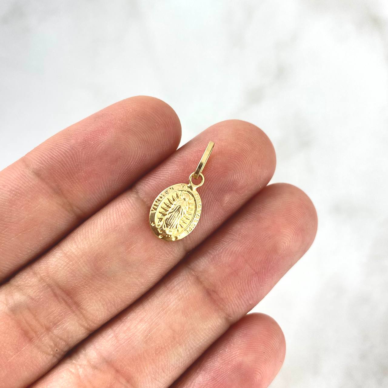 Dije Virgen Guadalupe 0.5gr / 1.8cm / Troquelado Oro Amarillo