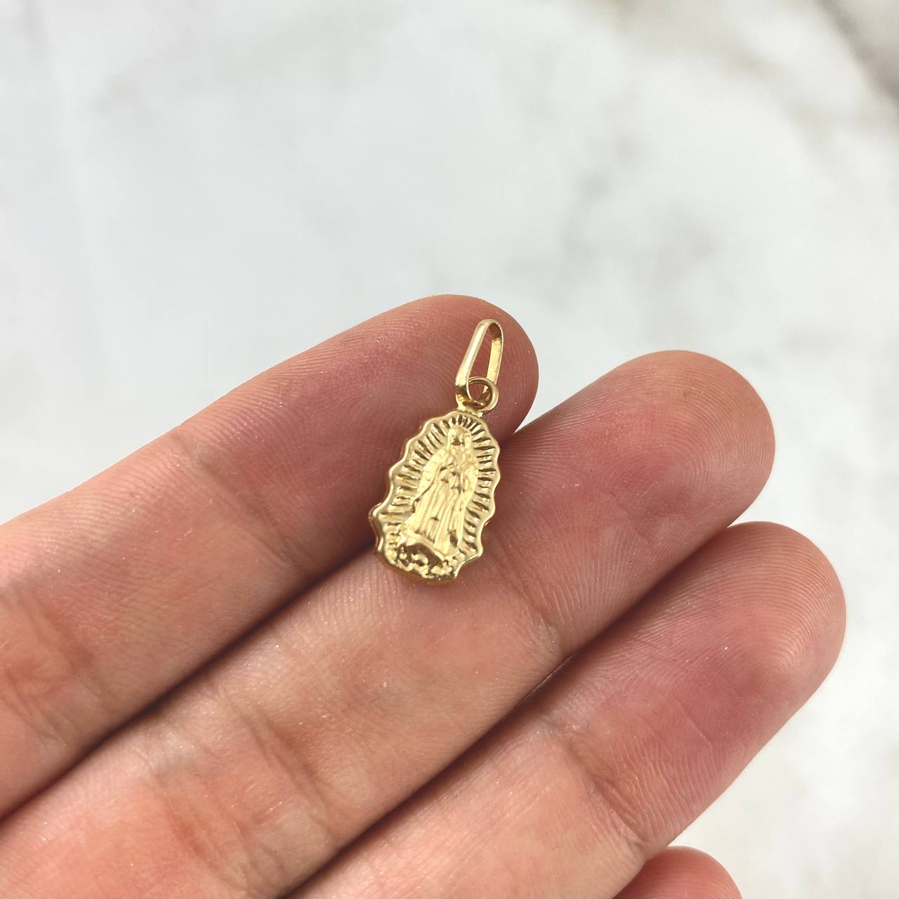 Dije Virgen Guadalupe 0.65gr / 2cm / Silueta Oro Amarillo