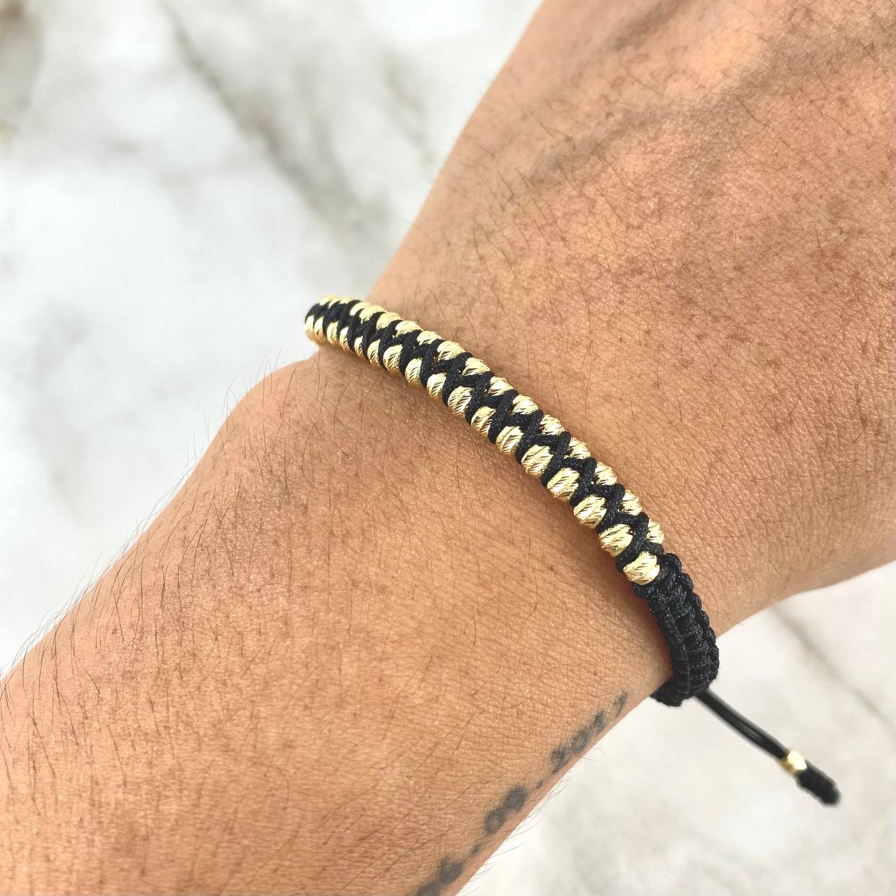 Pulsera Negra Zig - Zag 3.55gr / 3mm Bolas Satinadas 42 Und Oro Amarillo *