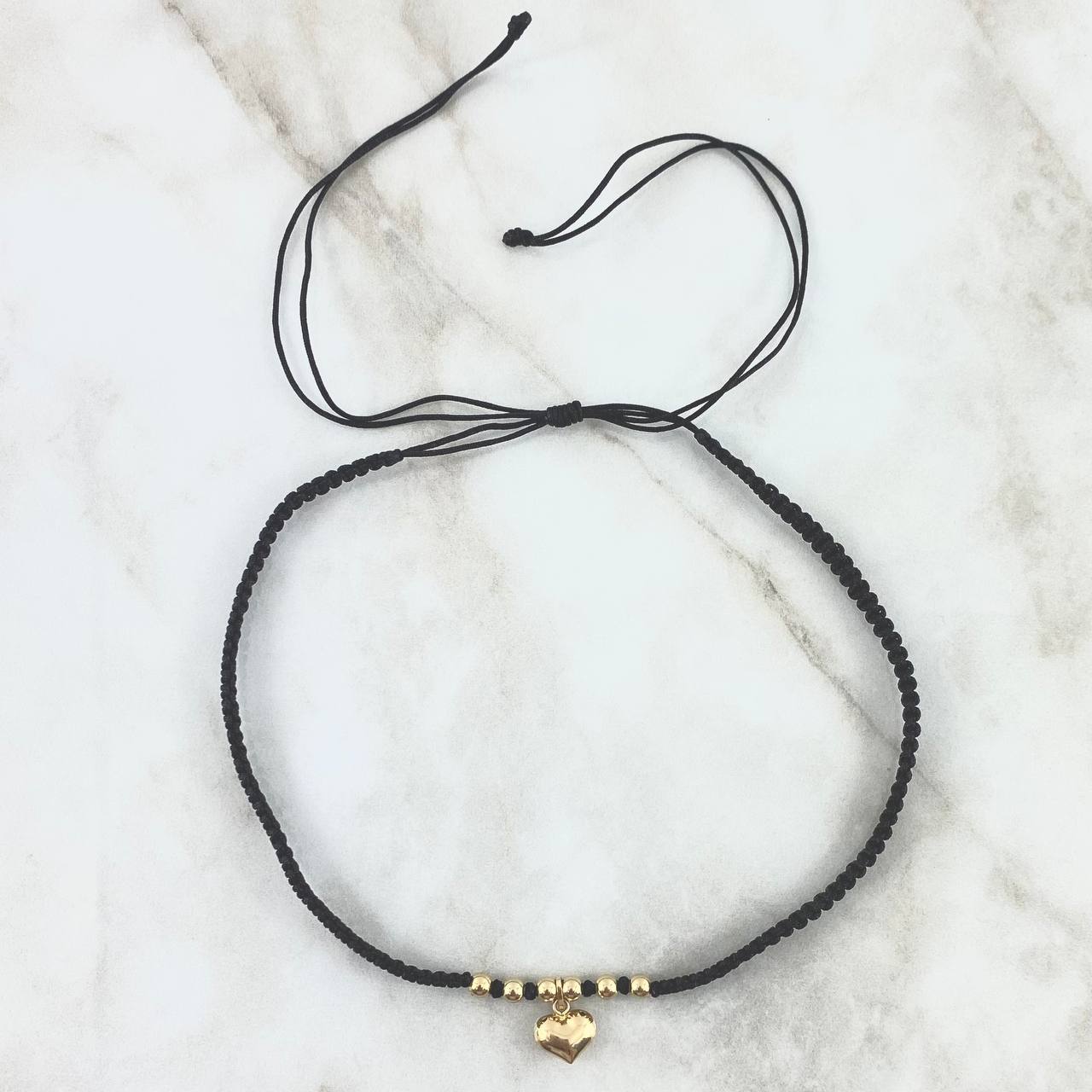 Choker Negro Corazón Troquelado 0.85gr / 4mm Bolas Lisas 6 Und Oro Amarillo