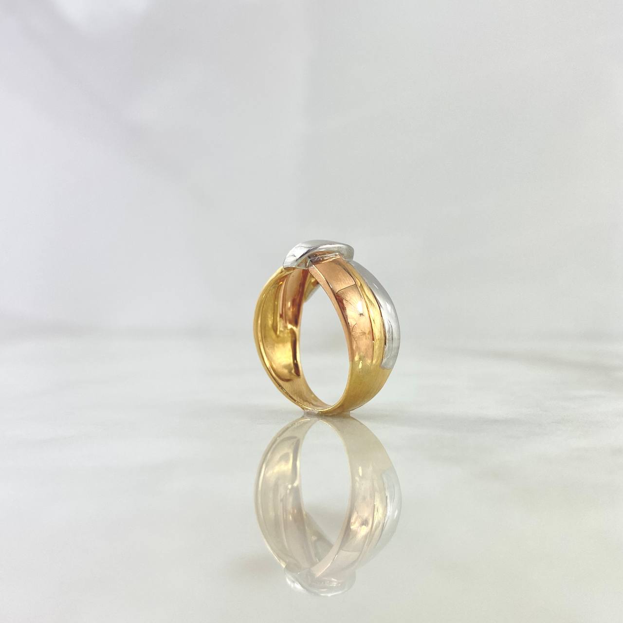 Anillo Rustico Curveado 5.4gr / T6 3/4 / Tres Oros