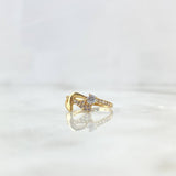 Anillo Solitario 1.9gr / T7 1/4 / Oleo Curvo Circones Blancos Oro Amarillo