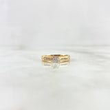 Anillo Solitario Churumbela Mitad Rayas 2.85gr / T6 / Circones Blancos Oro Amarillo ©