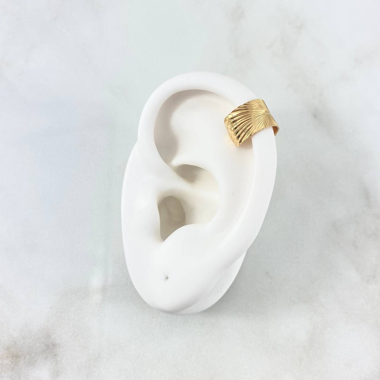 Piercing Earcuff Simulador 1.15gr / 1.1cm / Diamantado Oro Amarillo (Joya)