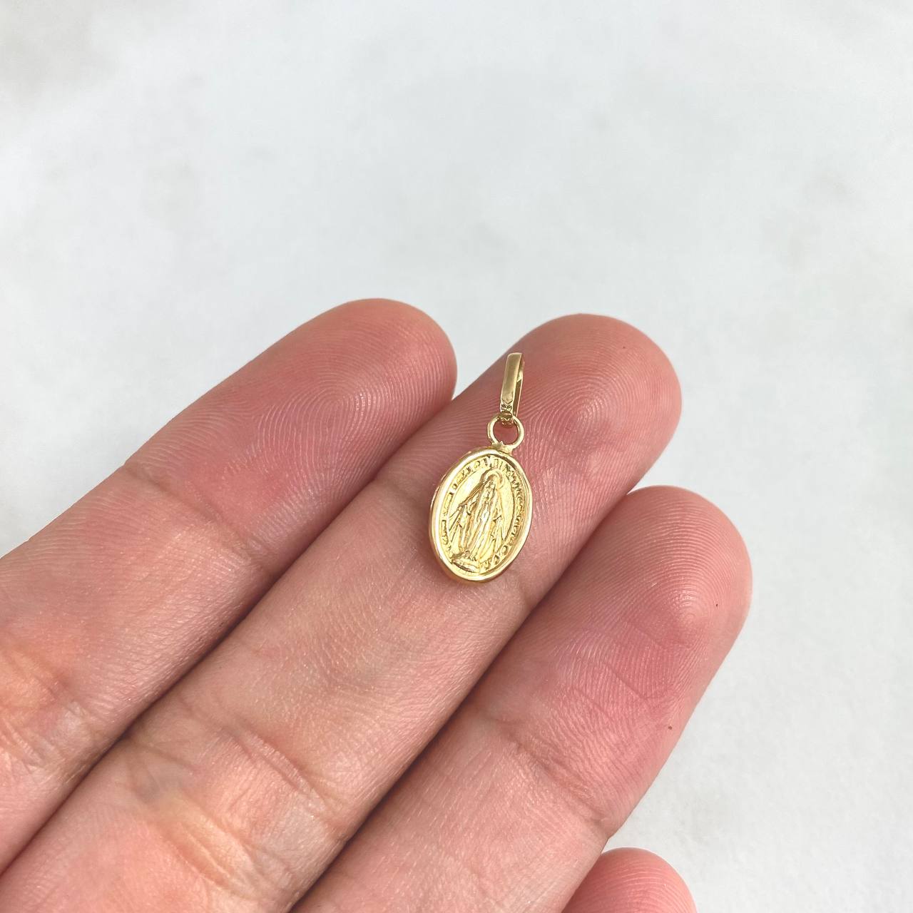 Dije Virgen Milagrosa 0.45gr / 1.8cm / Ovalada Oro Amarillo