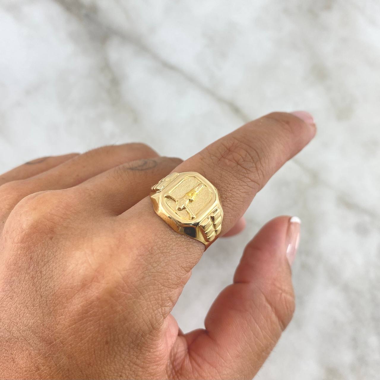 Anillo Sello Cristo 3.35gr / T7 / Oro Amarillo