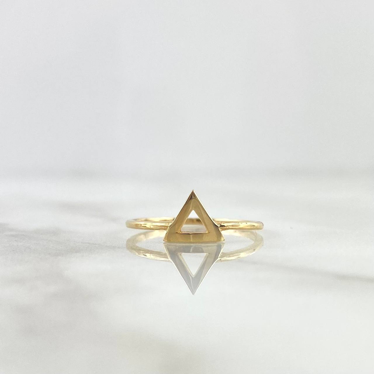 Anillo Silueta Triangulo 1.05gr / T5 3/4 / Oro Amarillo