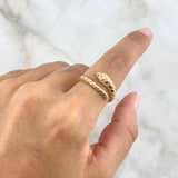 Anillo Serpiente Escamada 2.95gr / T7 3/4 / Circones Blancos Oro Amarillo