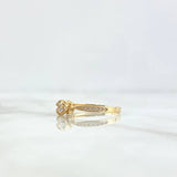 Anillo Solitario En Flor 1.85gr / T7 1/4 / Circones Blancos Oro Amarillo