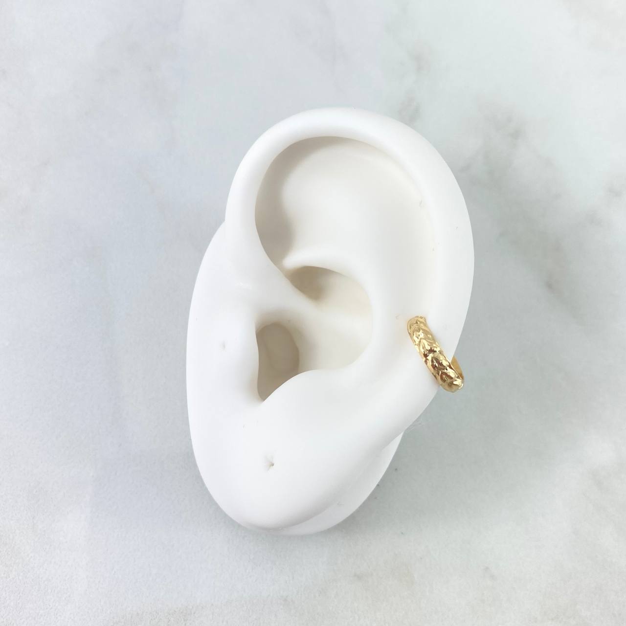 Piercing Earcuff Simulador Flechado 0.75gr / 1.1cm / Oro Amarillo (Joya)