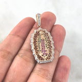 Dije Virgen Guadalupe 5.85gr / 4cm / Filigrana Circones Blancos Verdes Fucsias Dos Oros Blanco Rosa