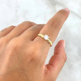 Anillo Solitario Abultado Rayado 1.3gr / T4 1/2 / Circon Blanco Oro Amarillo